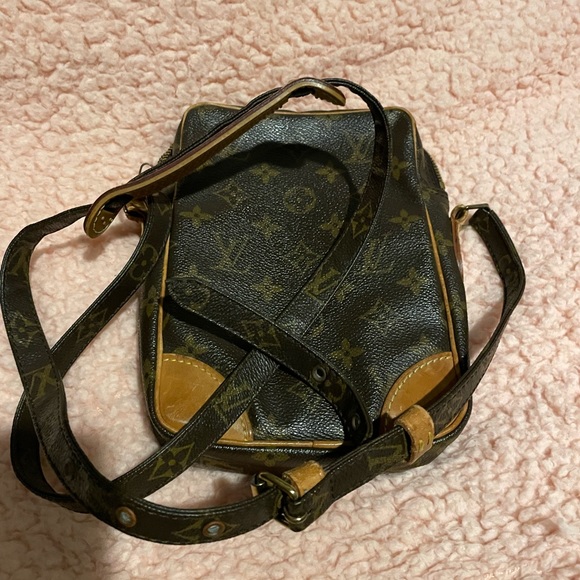 Louis Vuitton Trocadero Crossbody Bag. Great condition. Added pictures - Picture 2 of 13